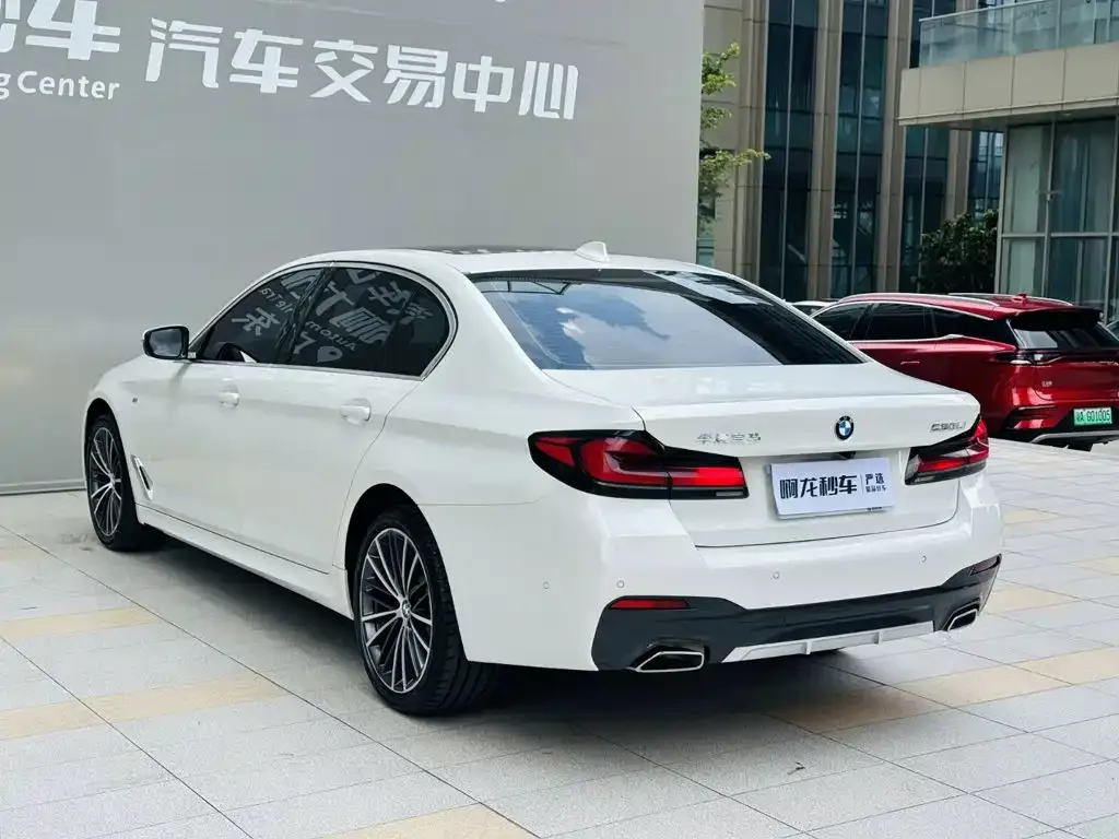BMW BMW 5 Series 2022 Model Second Facelift 530Li Leading M Sport Package — Фото автомобиля 16