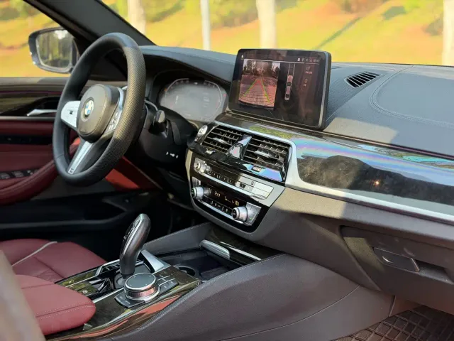 BMW 5 Series — Фото автомобиля 10