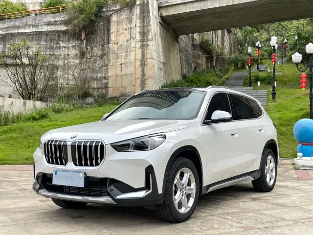 Фотография автомобиля — BMW X1