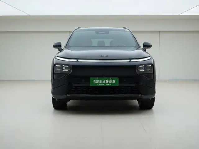 Xpeng G9 — Фото автомобиля 2