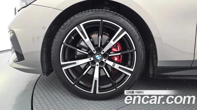 BMW 5 Series G60 — Фото автомобиля 5