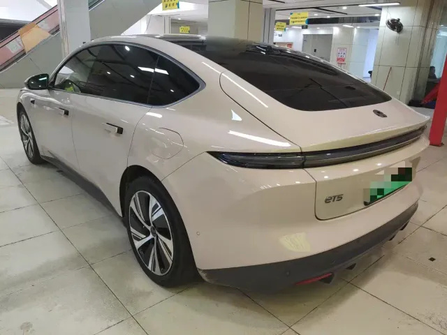 Nio ET5 — Фото автомобиля 6