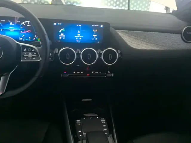 Mercedes-Benz GLA-Class — Фото автомобиля 12