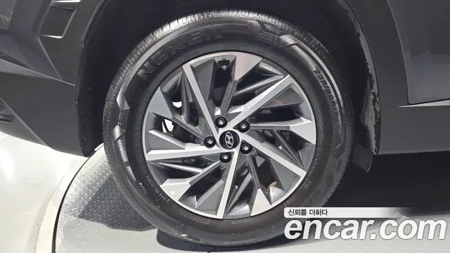 Hyundai Tucson Tucson (NX4) Бензин 1.6 турбо 2WD — Фото автомобиля 5