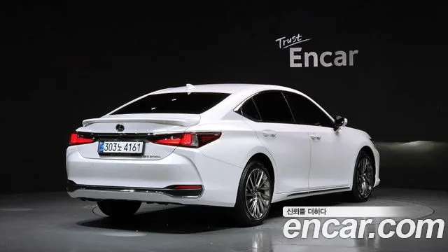 Lexus ES 7th Gen — Фото автомобиля 2