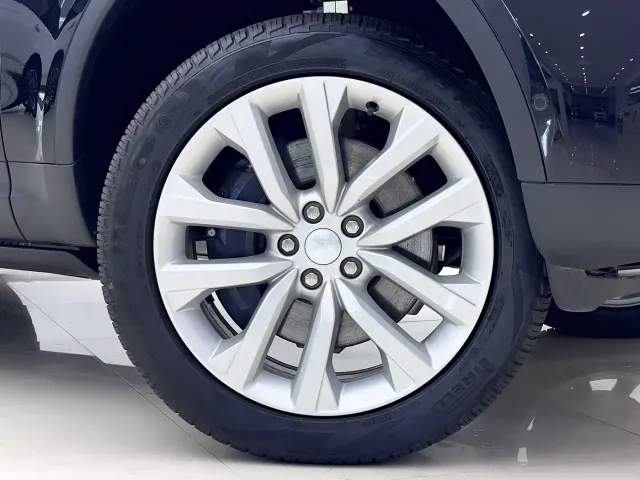 Land Rover Discovery — Фото автомобиля 9