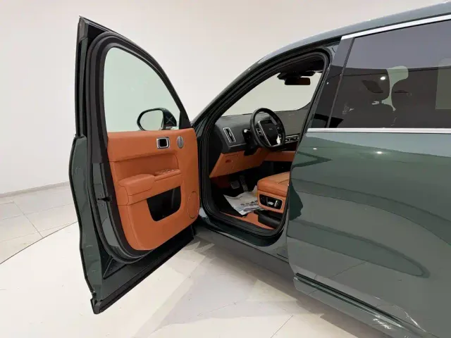 Li Auto L8 — Фото автомобиля 29