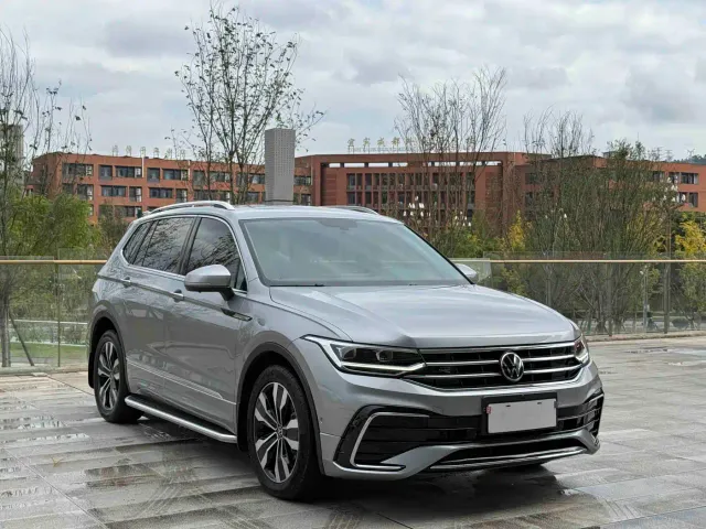 Volkswagen Tiguan L — Фото автомобиля 16