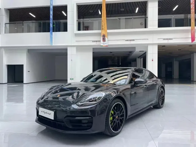 Porsche Panamera — Фото автомобиля 2