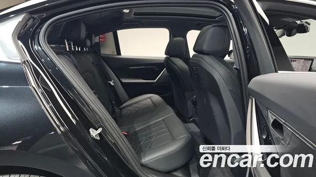 BMW 5-Series — Фото автомобиля 11