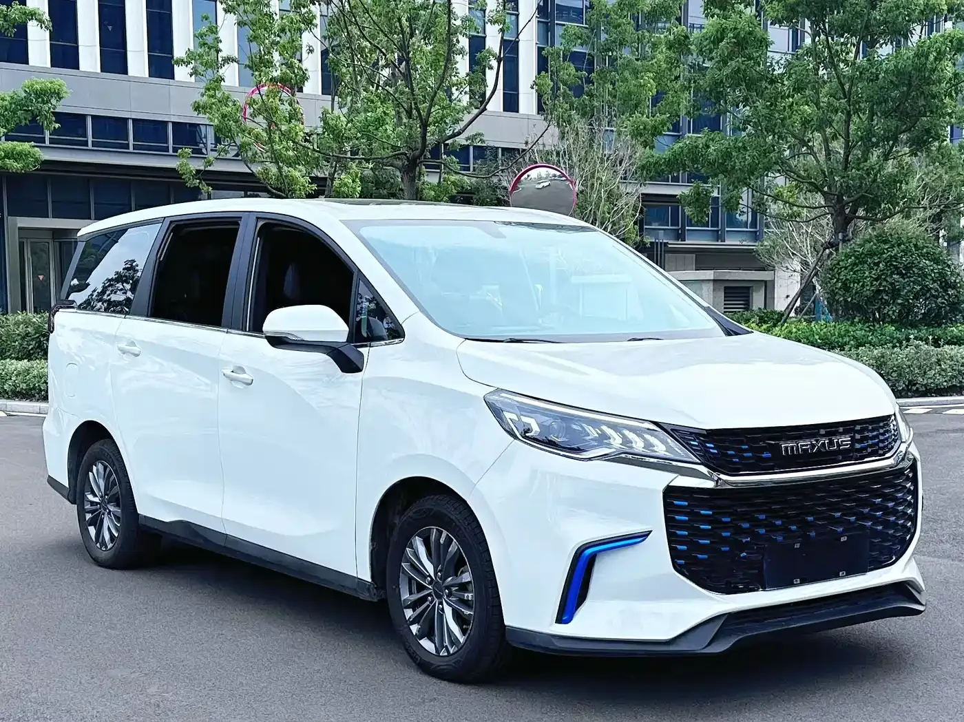 SAIC Maxus SAIC MAXUS EUNIQ 5 2020 1.3T PLUG IN Elite Edition — Фото автомобиля 3