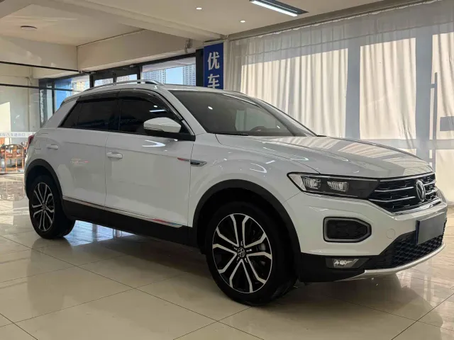 Volkswagen T-Roc — Фото автомобиля 3