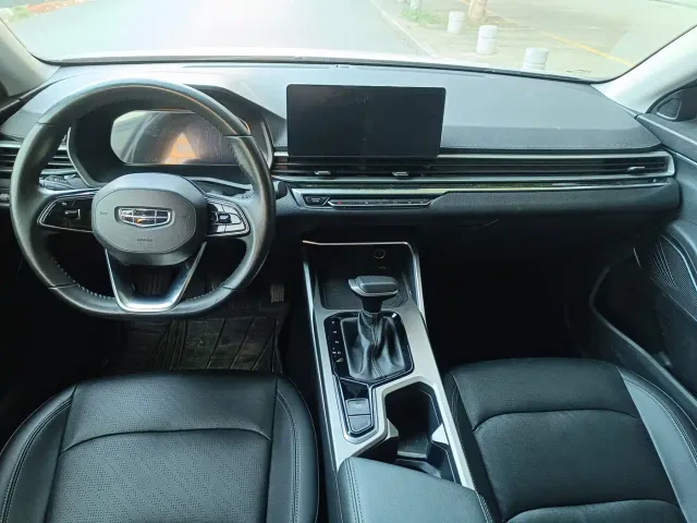 Geely Emgrand — Фото автомобиля 8