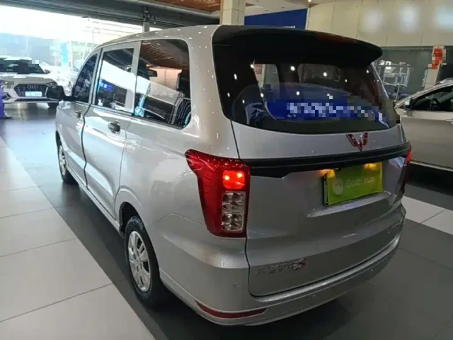 Wuling Hongguang — Фото автомобиля 4