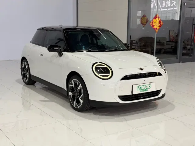 MINI Cooper — Фото автомобиля 3