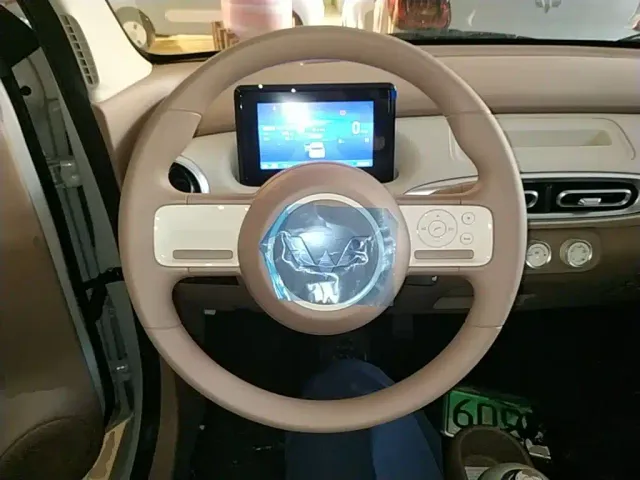 Wuling Hongguang Mini EV — Фото автомобиля 10