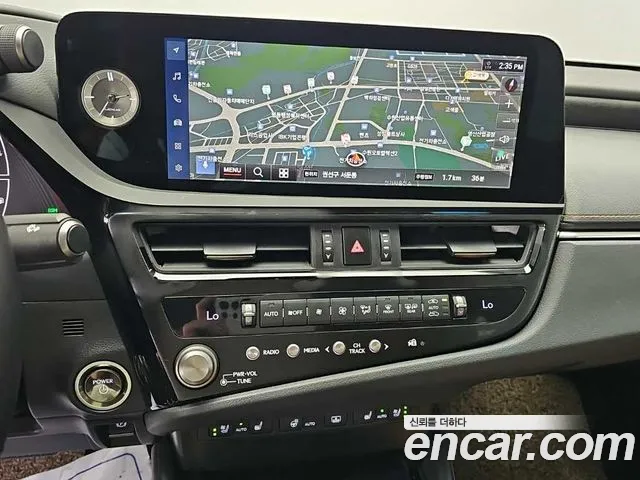 Lexus ES — Фото автомобиля 10