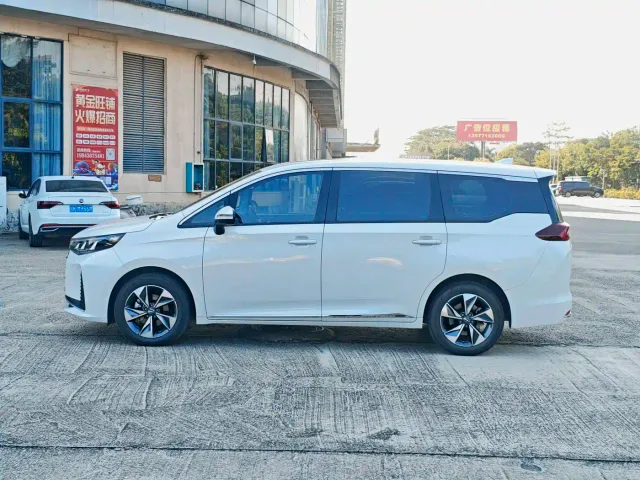 GAC Trumpchi M6 — Фото автомобиля 3