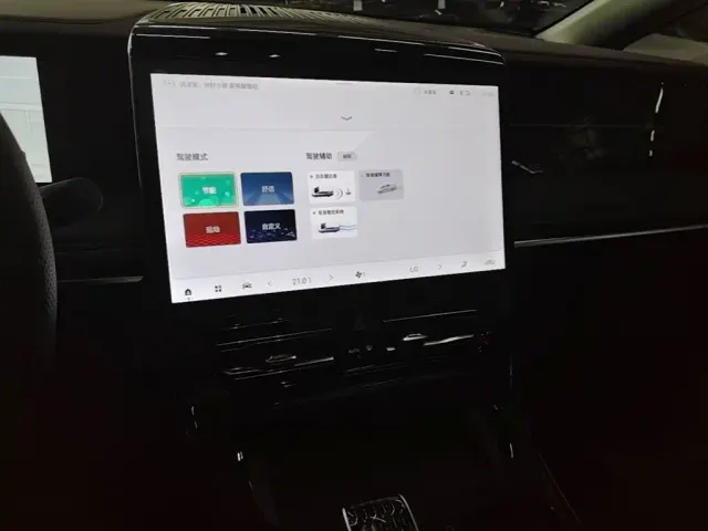 GAC Trumpchi M8 — Фото автомобиля 12