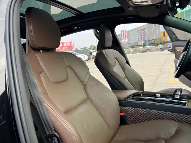 Volvo S90 — Фото автомобиля 29