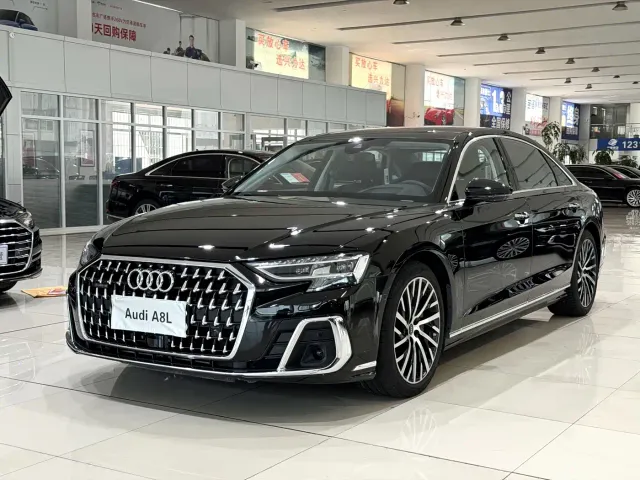 Фотография автомобиля — Audi A8