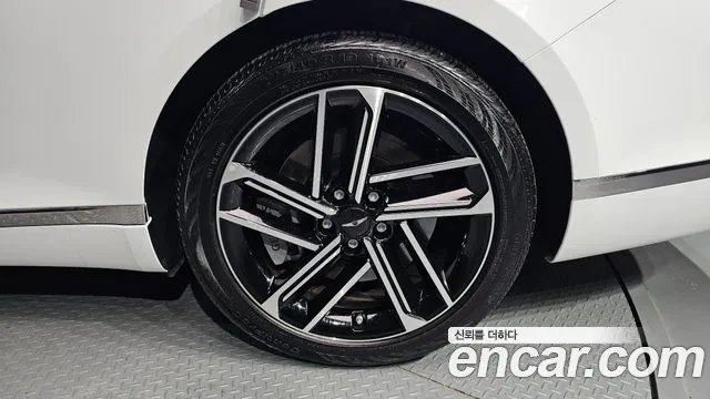 Genesis G80 RG3 — Фото автомобиля 6