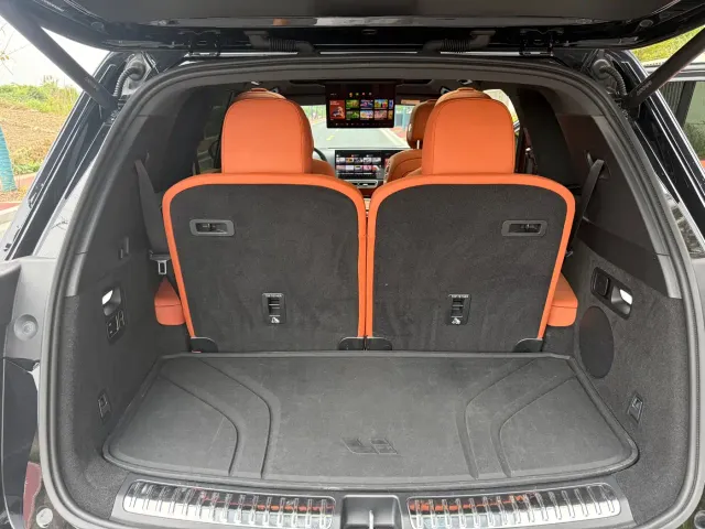 Li Auto L8 — Фото автомобиля 12