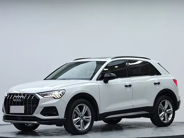 Фотография автомобиля — Audi Q3