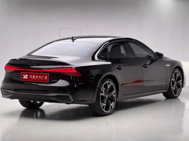 Audi A7L — Фото автомобиля 3