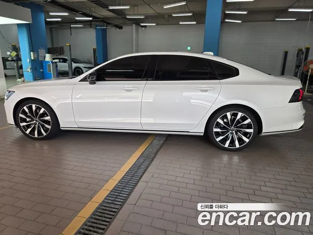 Volvo S90 — Фото автомобиля 4