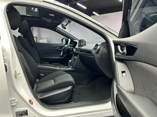 Mazda CX-4 — Фото автомобиля 21
