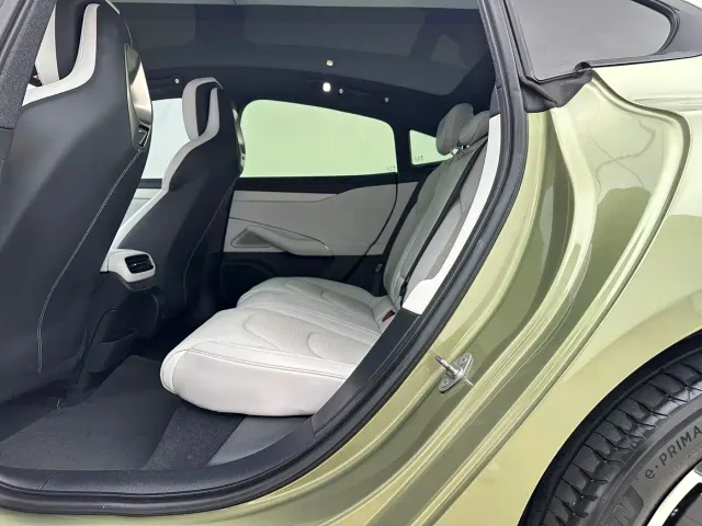 Xiaomi SU7 — Фото автомобиля 13