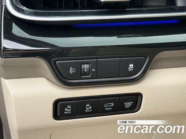 Kia Carnival Generation 4 — Фото автомобиля 13