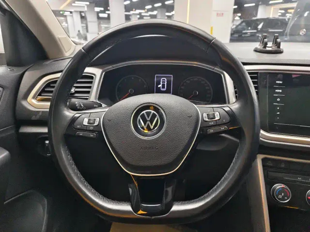 Volkswagen T-Roc — Фото автомобиля 9