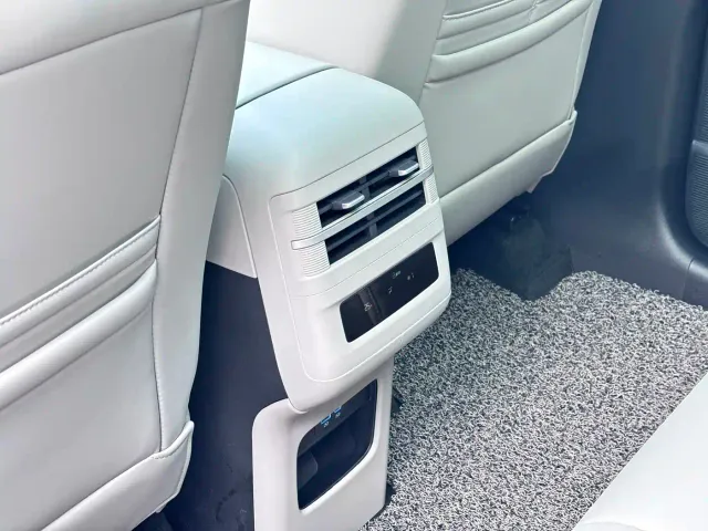 BYD FangChengBao Titanium 7 — Фото автомобиля 16