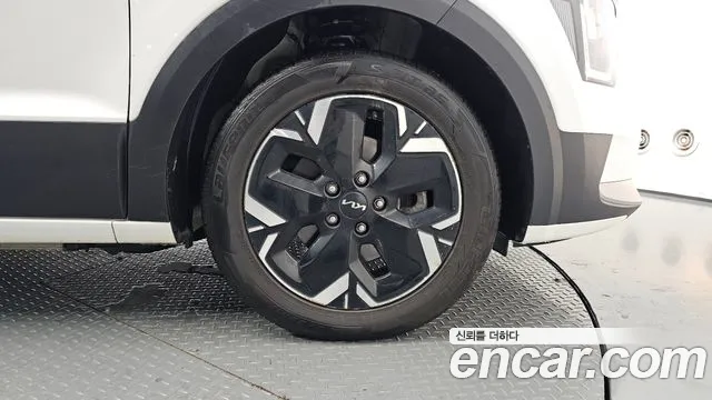 Kia Niro — Фото автомобиля 6