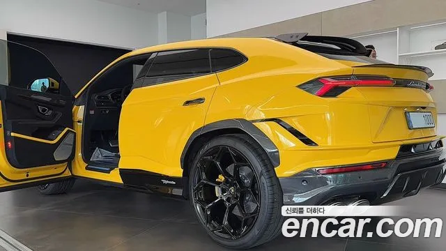 Lamborghini Urus — Фото автомобиля 6