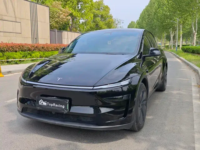 Фотография автомобиля — Tesla Model Y