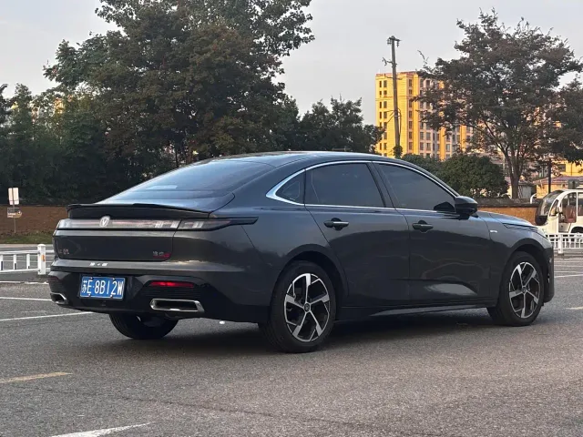 Changan Eado — Фото автомобиля 6