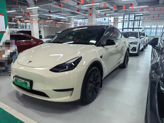 Фотография автомобиля — Tesla Model Y