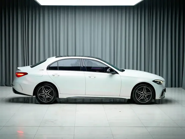 Mercedes-Benz C-Class — Фото автомобиля 4