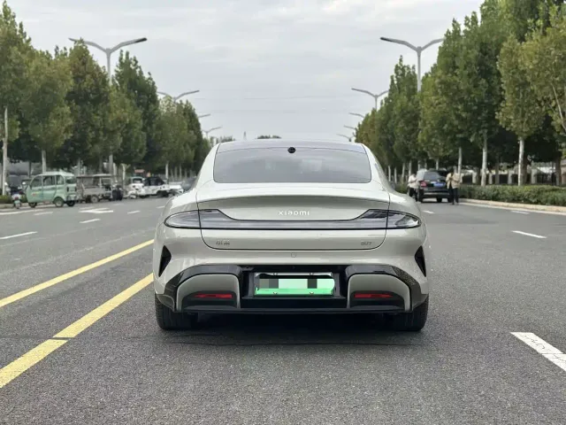 Xiaomi SU7 — Фото автомобиля 9