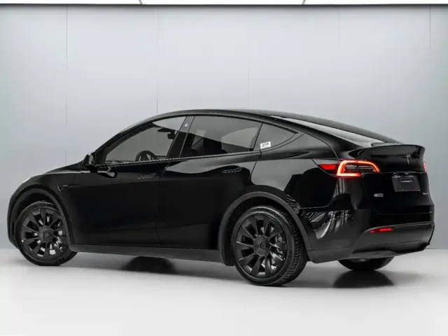 Tesla Model Y — Фото автомобиля 5