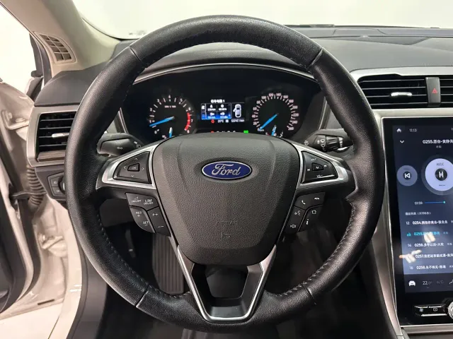 Ford Mondeo — Фото автомобиля 10