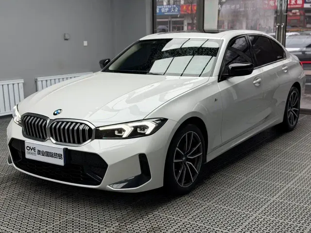 Фотография автомобиля — BMW 3 Series