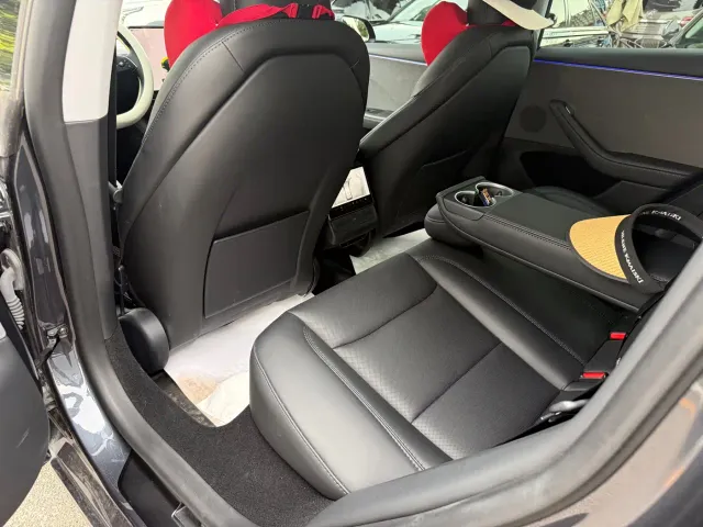 Tesla Model 3 — Фото автомобиля 7