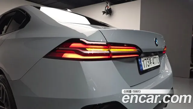 BMW 5 Series G60 — Фото автомобиля 23