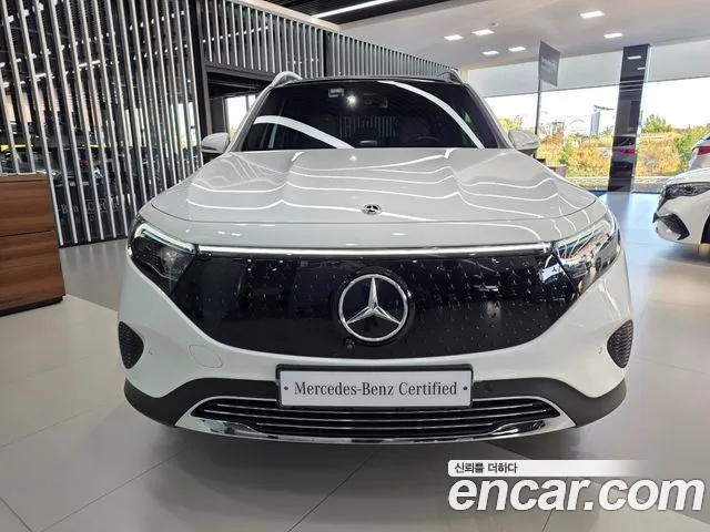 Mercedes-Benz EQB X243 — Фото автомобиля 3