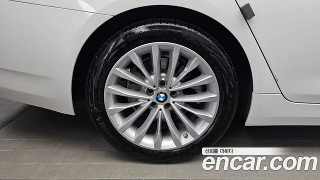 BMW 5 Series G30 — Фото автомобиля 5