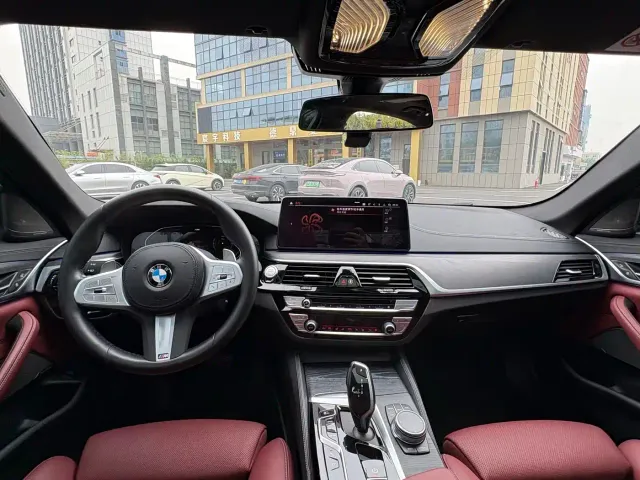 BMW 5 Series — Фото автомобиля 5